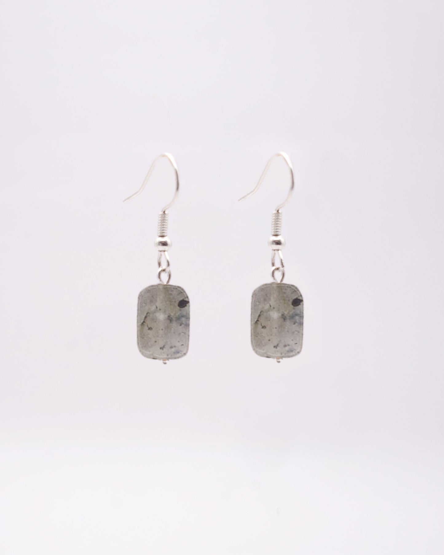 Boucles d'oreilles Yahad Labradorite