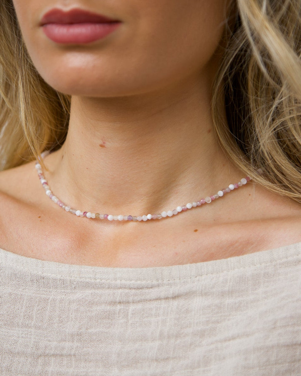 Collar de jade Avi