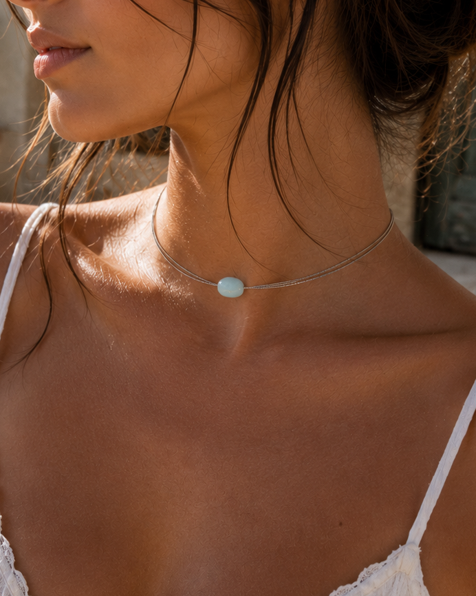  Collar de piedra ovalada con hilos