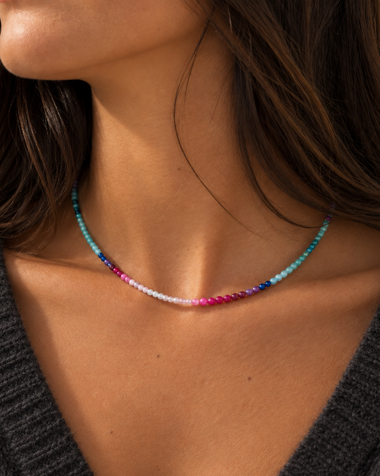 Liv necklace with twelve natural stones