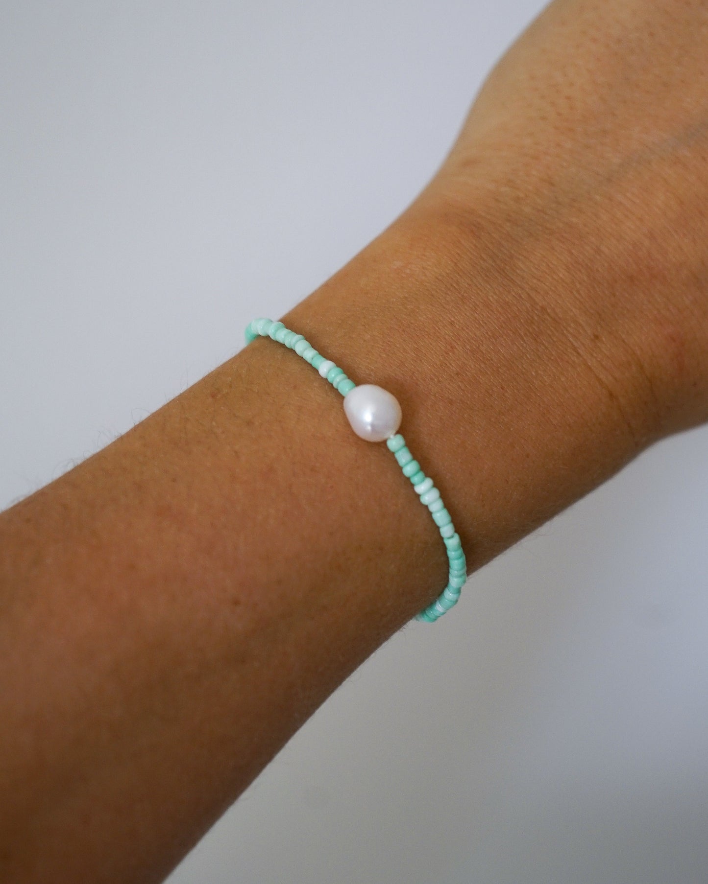 Pulsera Liv de calcedonia roja